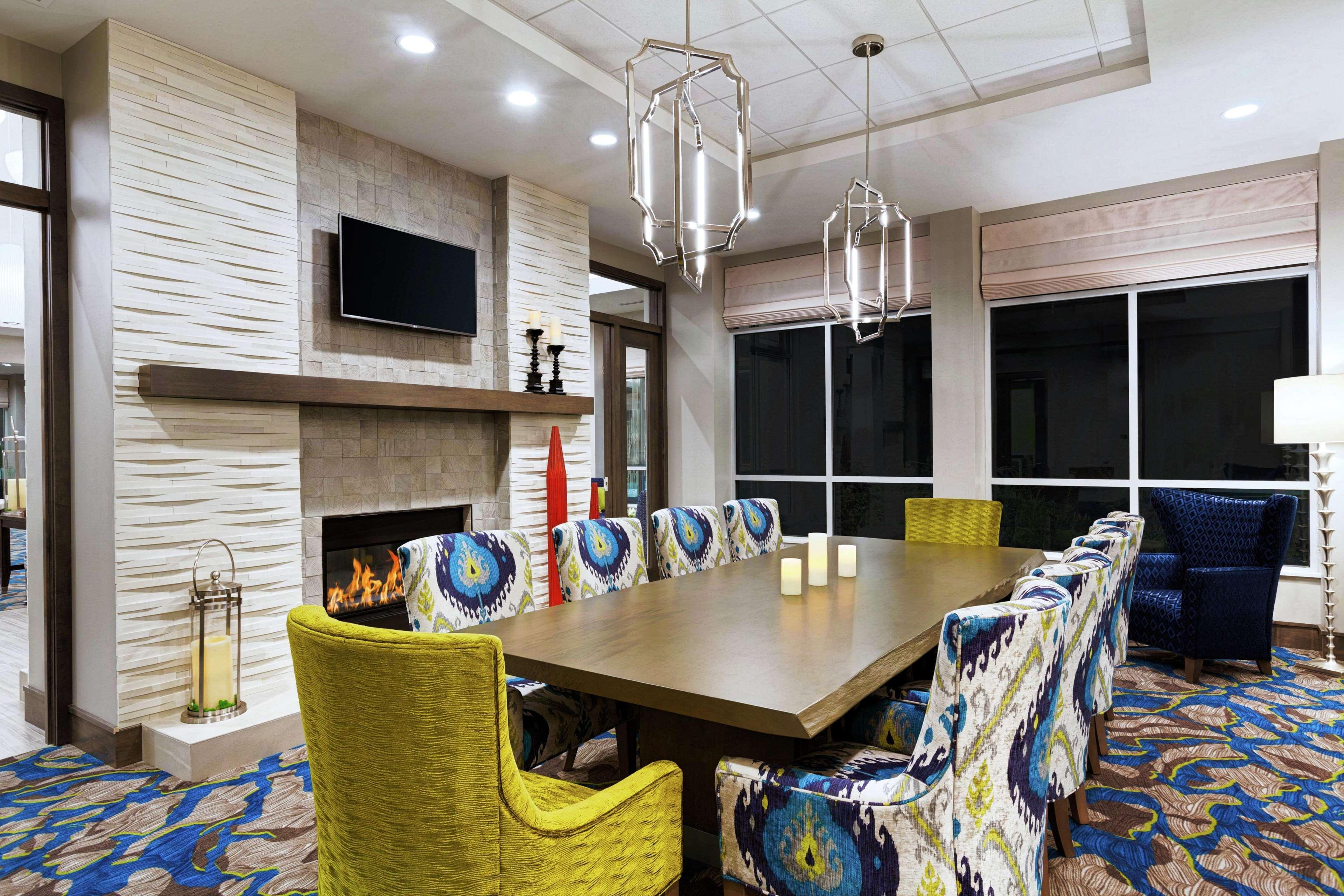 Hilton Garden Lenox Hotel 3*
