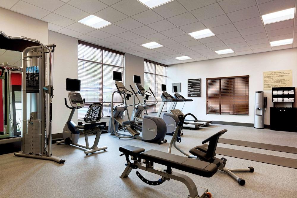 Hilton Garden Lenox 3*